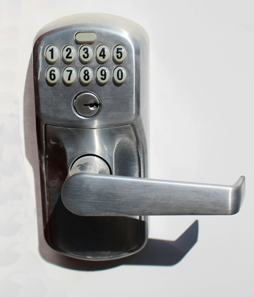 keyed locking door handle